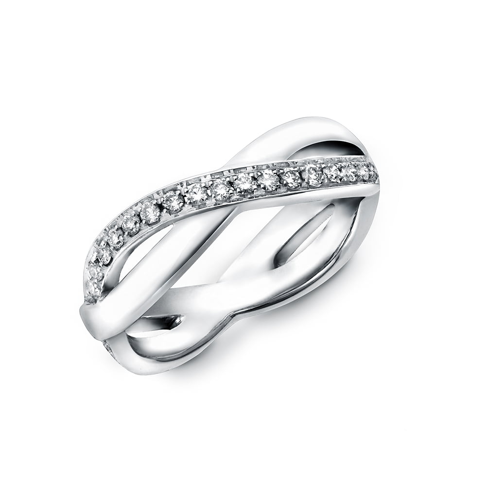 MAREI Exquis XL Infinity Ring With White Diamonds In 18K Yellow Gold –  MAREI New York
